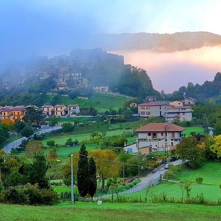 La Terrazza Sul Lago Turano Castel di Tora Bagian luar foto