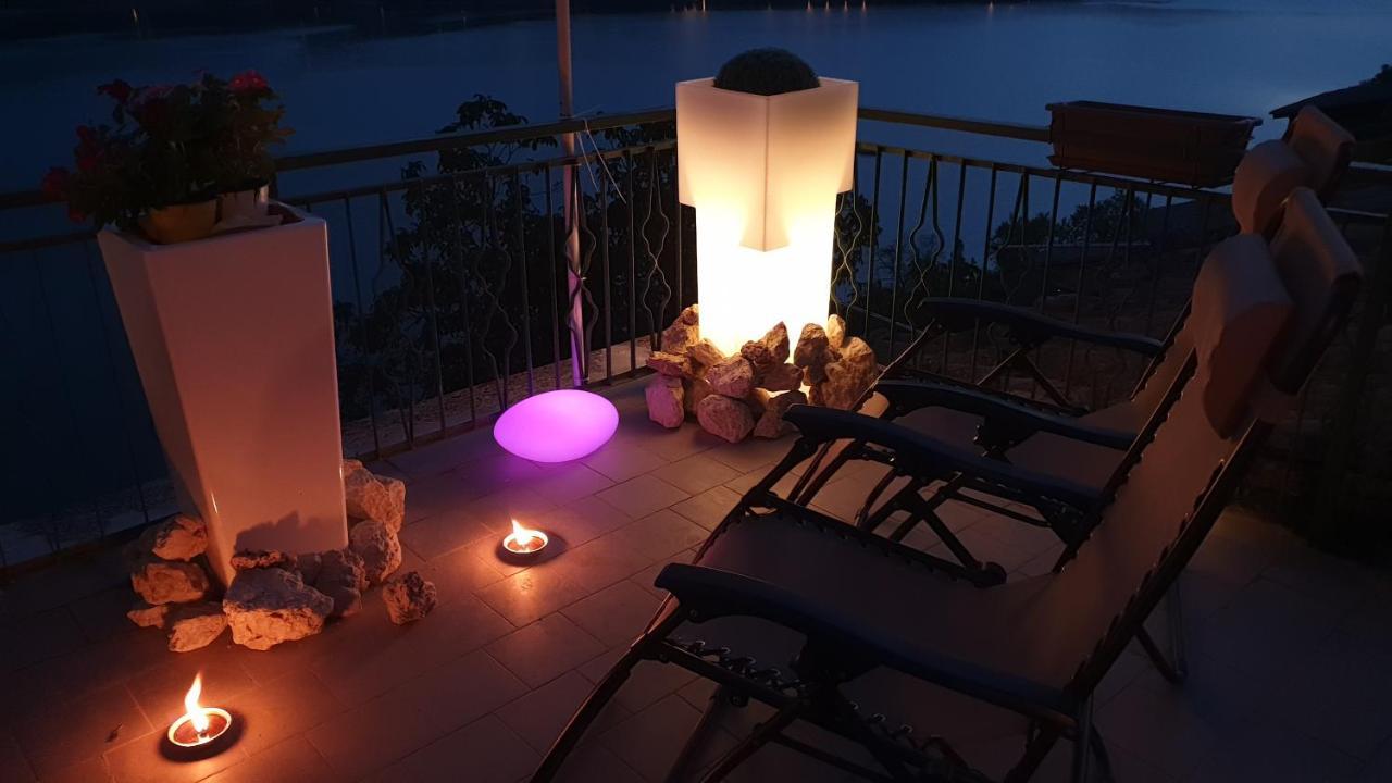La Terrazza Sul Lago Turano Castel di Tora Bagian luar foto