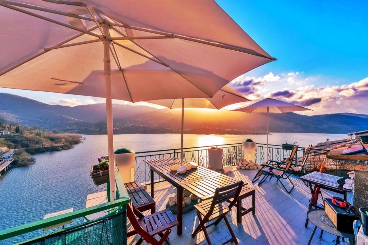 La Terrazza Sul Lago Turano Castel di Tora Bagian luar foto
