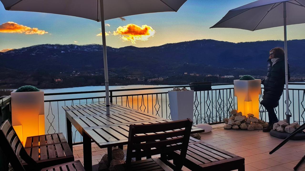 La Terrazza Sul Lago Turano Castel di Tora Bagian luar foto