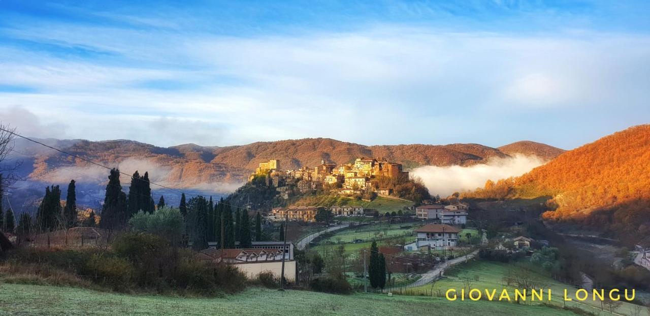 La Terrazza Sul Lago Turano Castel di Tora Bagian luar foto