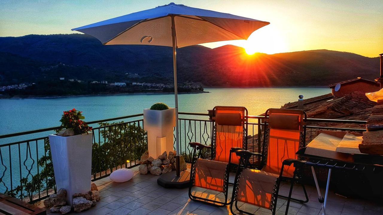 La Terrazza Sul Lago Turano Castel di Tora Bagian luar foto