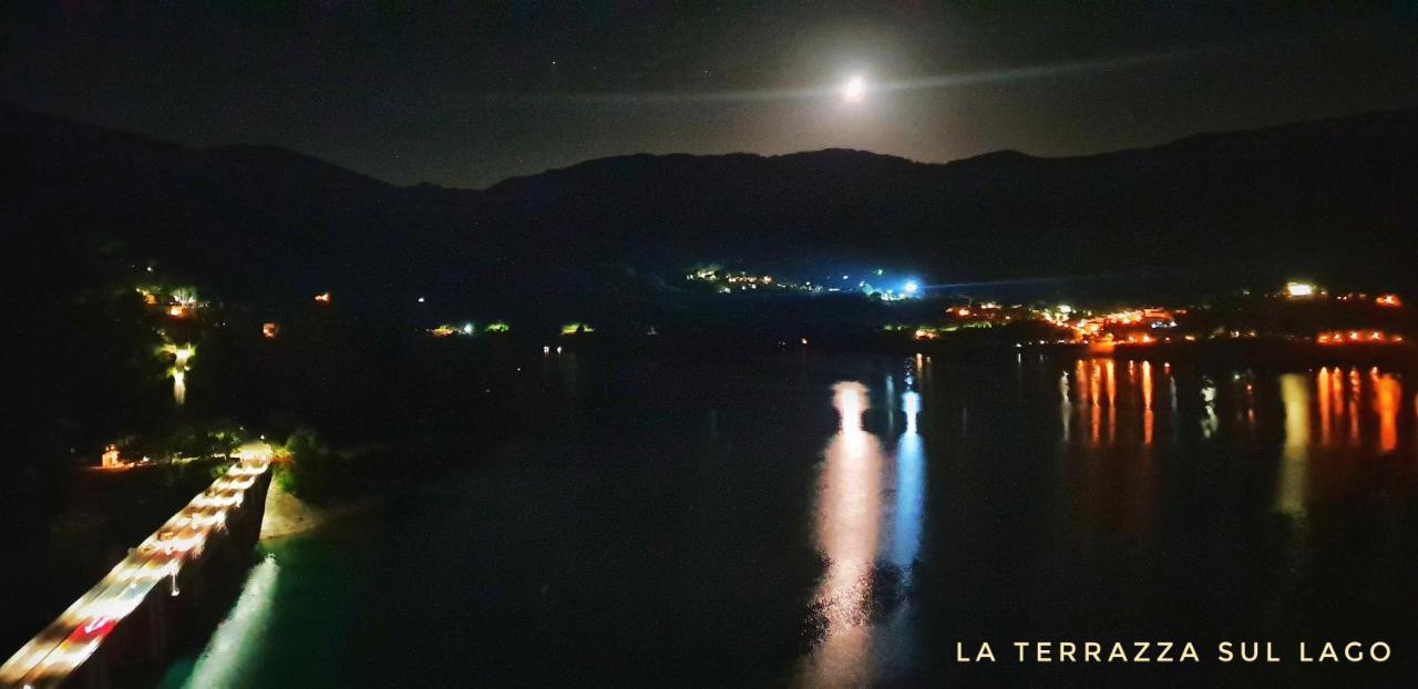 La Terrazza Sul Lago Turano Castel di Tora Bagian luar foto