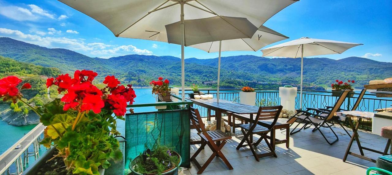 La Terrazza Sul Lago Turano Castel di Tora Bagian luar foto