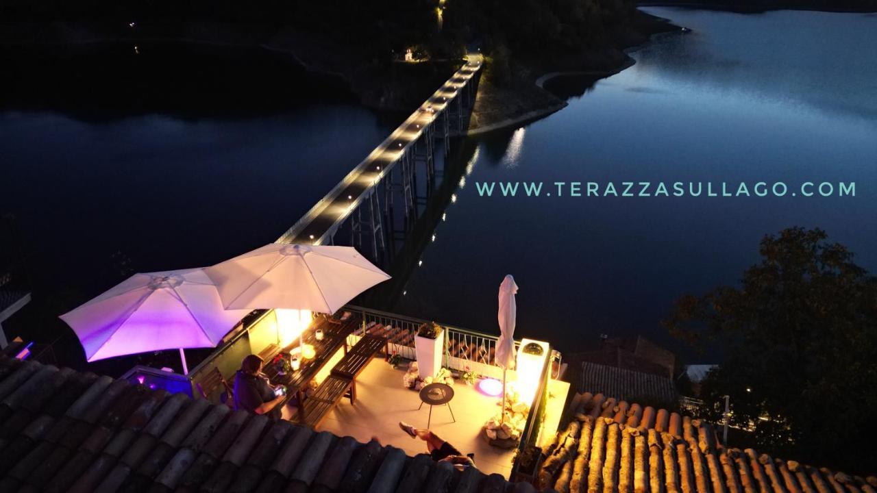 La Terrazza Sul Lago Turano Castel di Tora Bagian luar foto